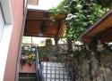 Casa bifamiliare con terreno